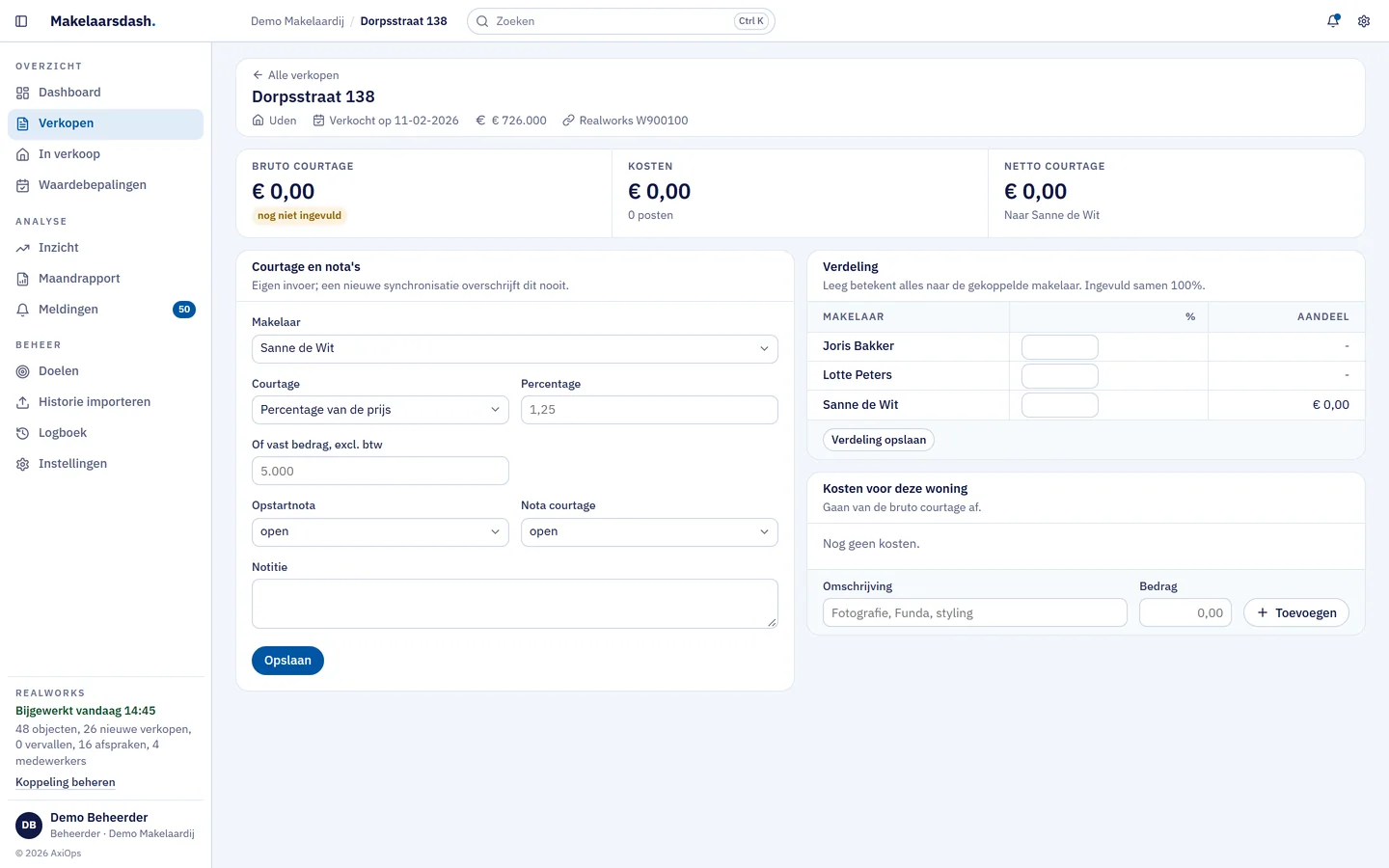De pagina van een verkoop in Makelaarsdash met bruto courtage, kosten en netto courtage bovenaan, het formulier voor courtage en nota, de verdeling over makelaars en de kosten voor deze woning.